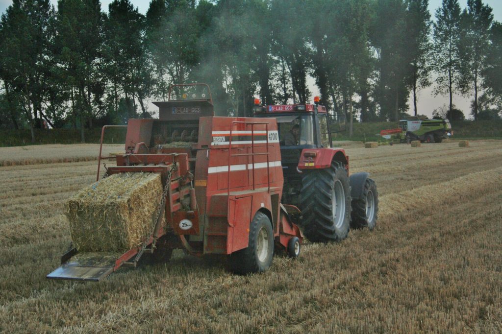 Hesston 4700 au travail