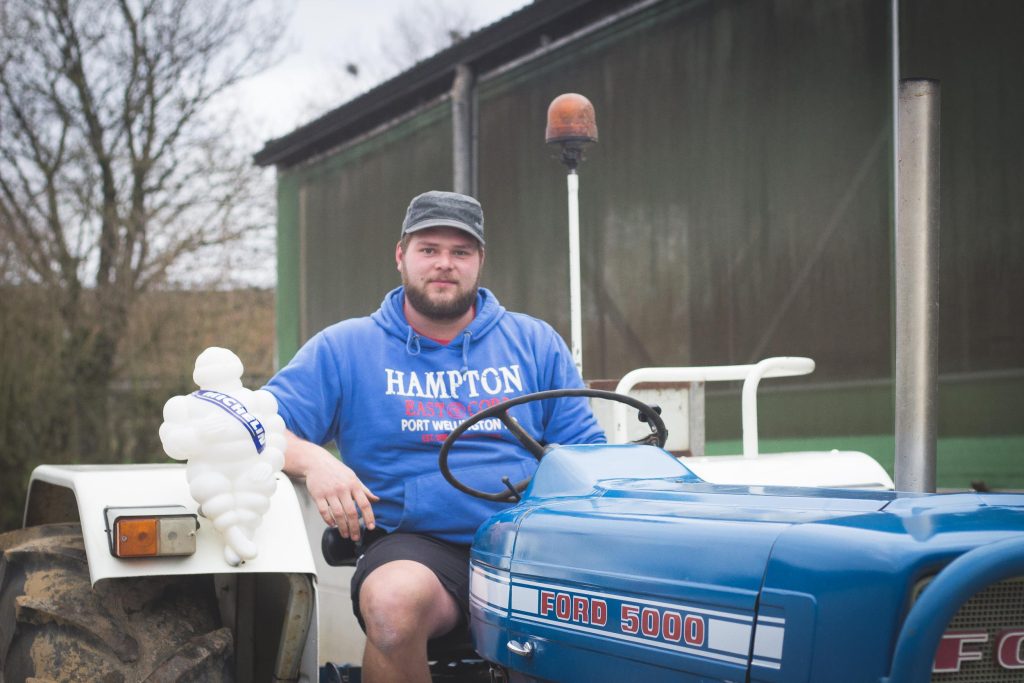 Stijn Van der Lindern sur son Ford 5000