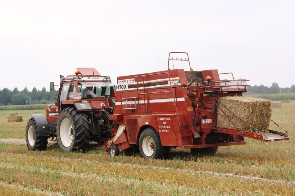 Hesston 4700 au travail